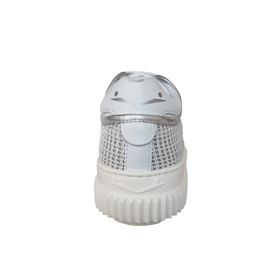 0012017539.02.1N02 Calf-metallic goat White-silver